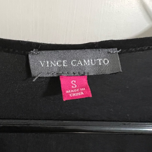 Vince Camuto blouse (S) fits like M/L - Picture 4 of 5